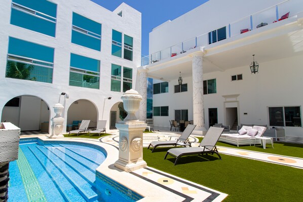 Alberca al aire libre 