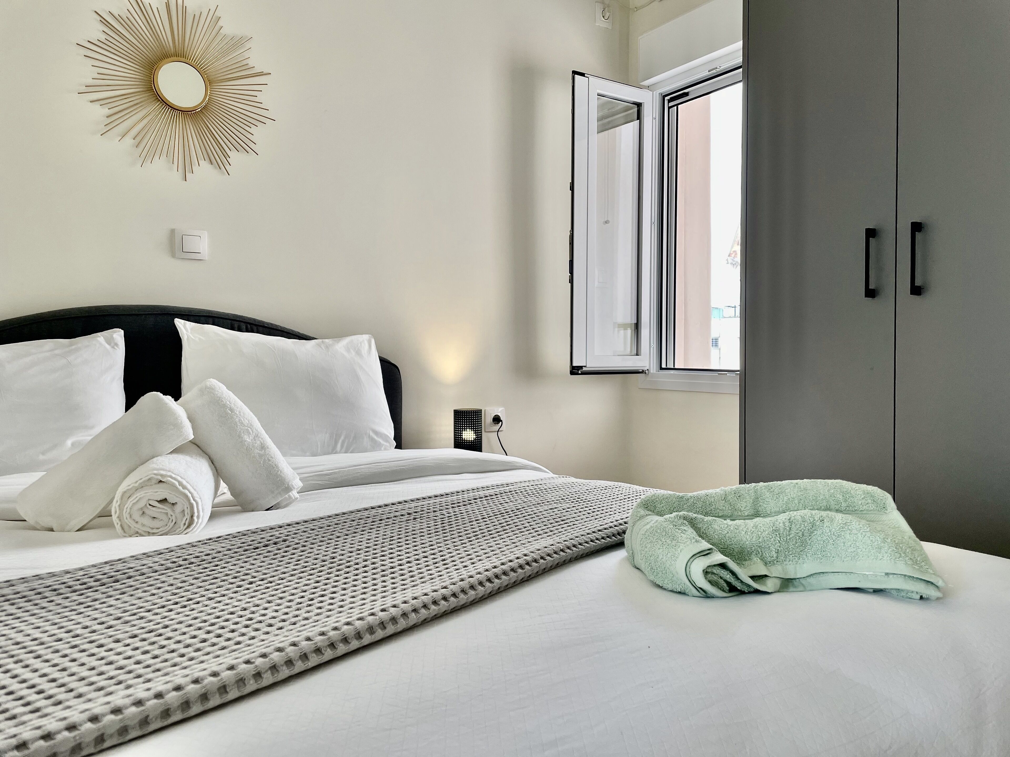 1 chambre, coffres-forts dans les chambres, bureau, Wi-Fi gratuit