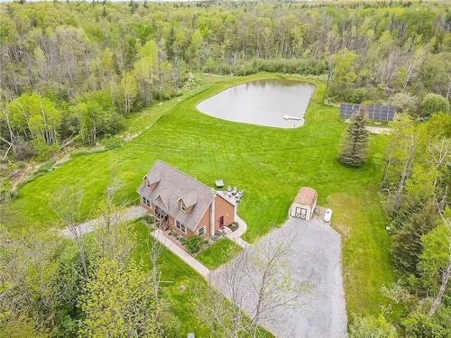 Dog friendly Retreat on 6 Private Acres in the Finger Lakes Region 