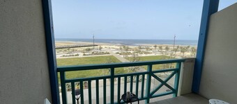 Apartment for 6 people with breathtaking views of the ocean at Mimizan beach