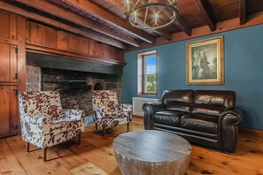 Smart TV, fireplace, table football