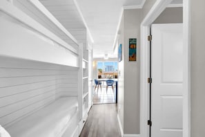 1 chambre, fer et planche à repasser, Wi-Fi, literie fournie