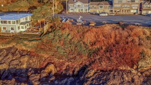 Exterior - Whale's Paradise (Depoe Bay)