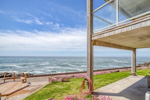 Property grounds - Whaler's Rest (Depoe Bay)