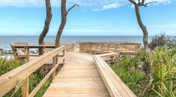 Property grounds - Garden Cottage 91- Ocean Oasis - Street Legal Golf Cart included (Jekyll Island)