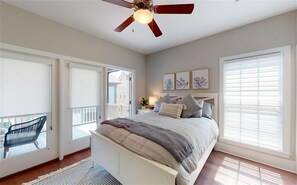 3 bedrooms, desk, WiFi, bed sheets
