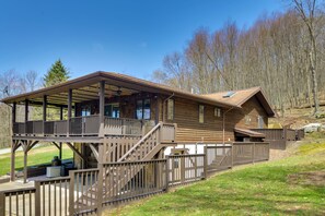 Exterior - Lovely Terra Alta Cabin < 1 Mi to Alpine Lake (Terra Alta)