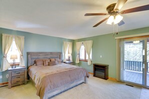 3 bedrooms, iron/ironing board, free Internet, bed sheets - Lovely Terra Alta Cabin < 1 Mi to Alpine Lake (Terra Alta)