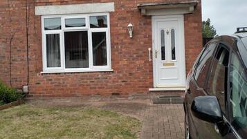 House | Private kitchen | Fridge, microwave, oven, stovetop