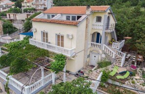Exterior - Holiday apartment with air conditioning and roof terrace (Dramalj)