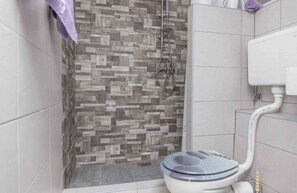 Bathroom - Holiday apartment with terrace and air conditioning (Dramalj)