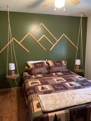 2 makuuhuonetta, silitysrauta/-lauta, ilmainen Wi-Fi, vuodevaatteet