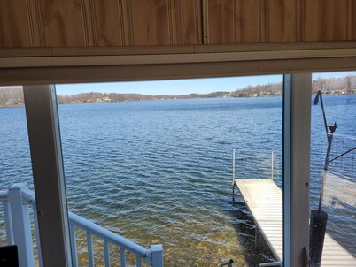 Lake Front home with with pontoon boat available for rent