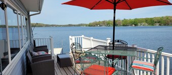 Lake Front home with with pontoon boat available for rent