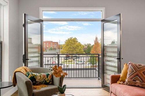 Downtown Holland Condo: City Views & Balcony