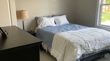 3 bedrooms, desk, iron/ironing board, WiFi