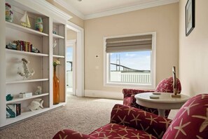 TV, fireplace, offices