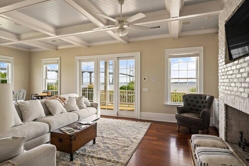 ☀️Picturesque Views💥Game room👙Pool & Hot Tub