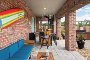 Outdoor dining - ☀️Picturesque Views💥Game room👙Pool & Hot Tub (Brunswick)