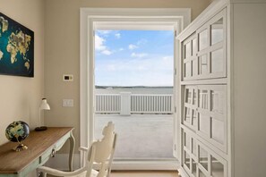 Interior - ☀️Picturesque Views💥Game room👙Pool & Hot Tub (Brunswick)