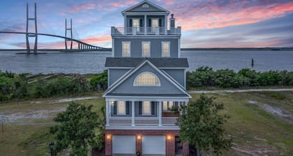 ☀️Picturesque Views💥Game room👙Pool & Hot Tub