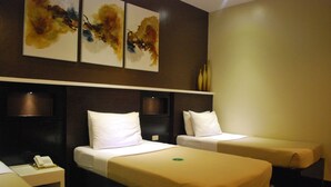 Economy Triple Room | WiFi (free) - FTC Group of Companies Corporation (Davao)