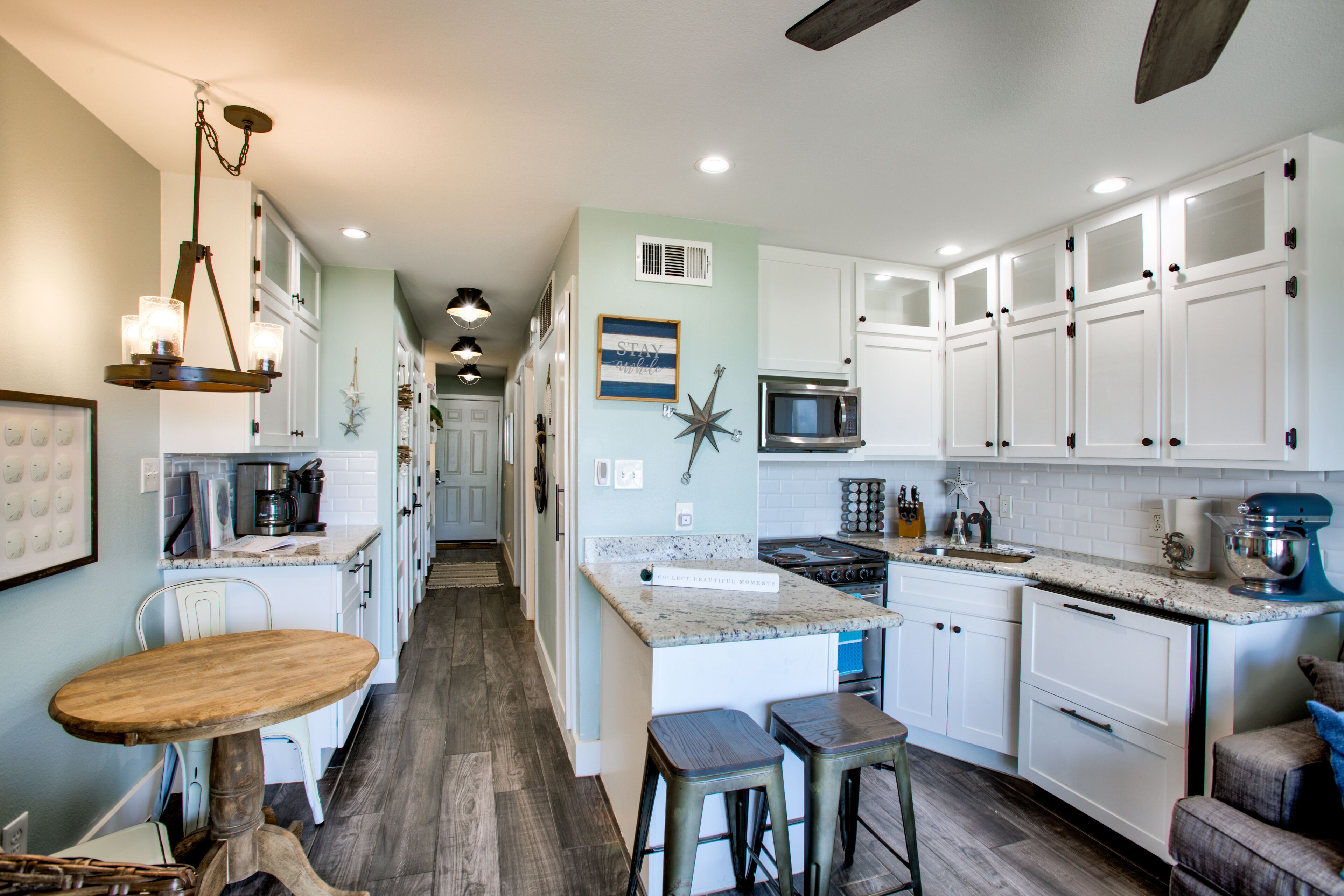 Fridge, oven, stovetop, coffee/tea maker