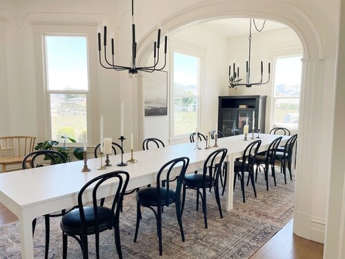 Luxury hot tub wine country Victorian near SLO