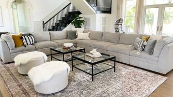 Smart TV, fireplace, offices