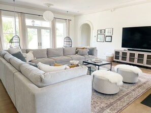 Smart TV, fireplace, offices