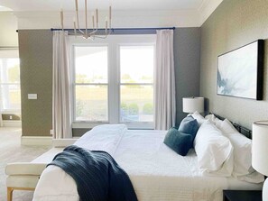 5 habitaciones, escritorio y tabla de planchar con plancha 