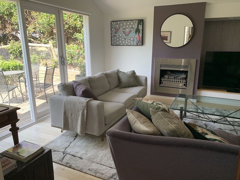 Relaxed Retreat - Hot Plunge Pool, Wood Fire, Pet Friendly, 4pm Sun Checkout. - Mount Martha