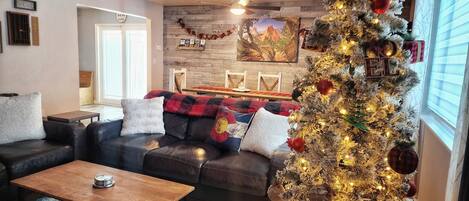 Smart-TV, Kamin, Bücher