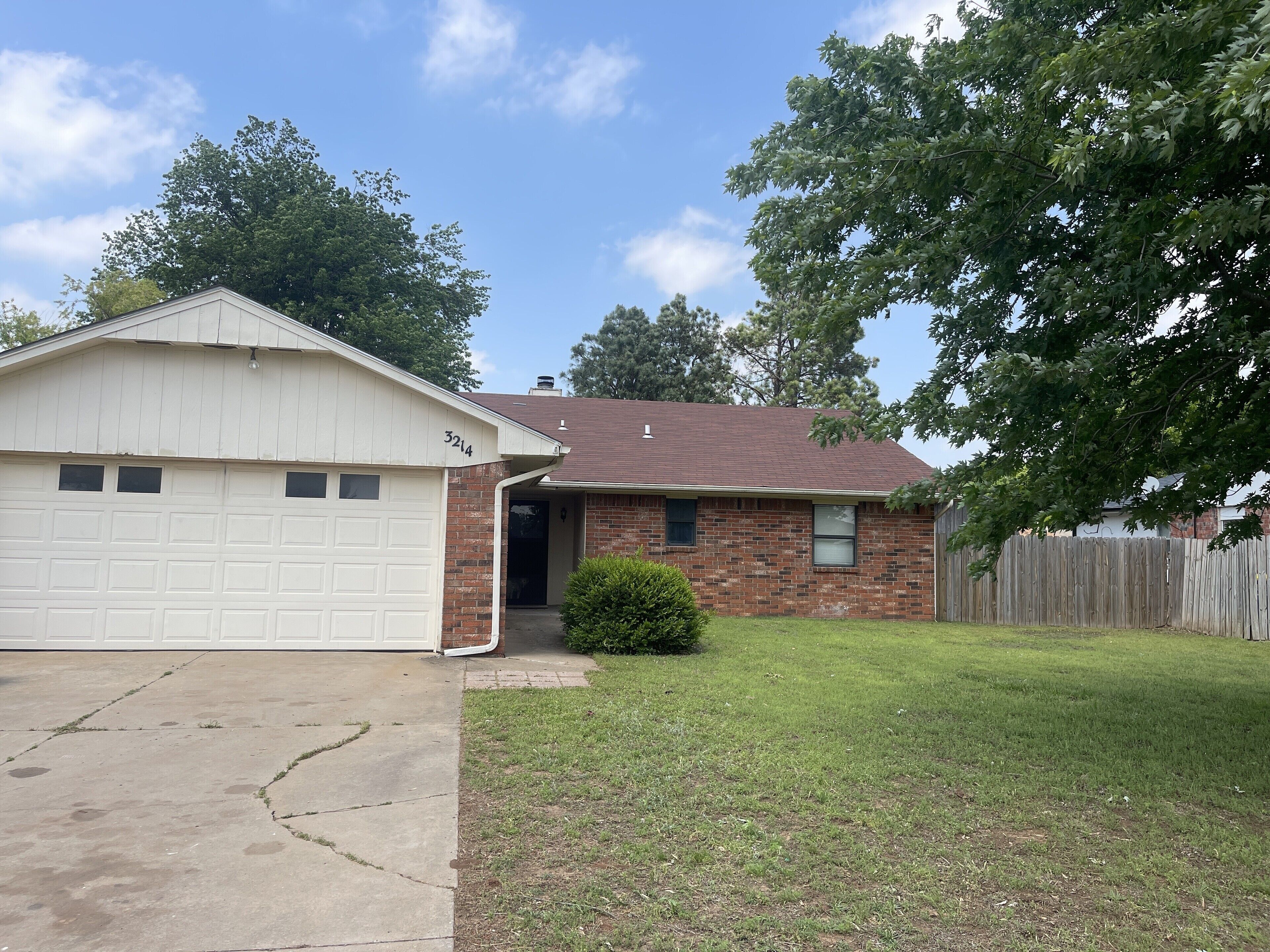 3br 2bath with patio hot tub and outdoor TV 2 miles from OSU