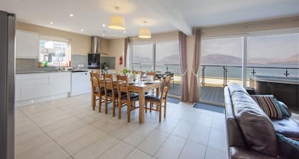 Beach House 2 with Hot Tub - sleeps 8 guests in 4 bedrooms