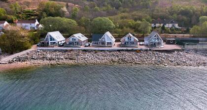 Beach House 2 with Hot Tub - sleeps 8 guests in 4 bedrooms