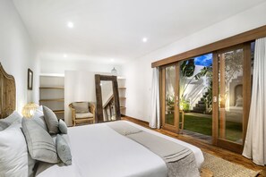 6 slaapkamers, een kluis op de kamer, een strijkplank/strijkijzer