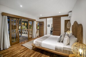 6 bedrooms, in-room safe, iron/ironing board, free WiFi