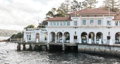 Bright & Peaceful Top-Floor Retreat with Harbour Views