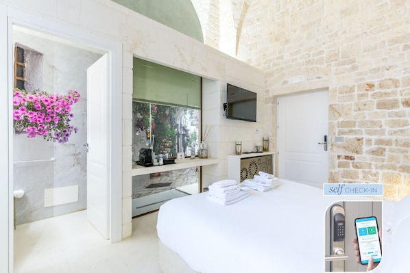 1 bedroom, desk, free WiFi