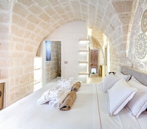 1 bedroom, desk, free WiFi - Bed & Breakfast in Ostuni with 1 bedrooms sleeps 2 (Ostuni)
