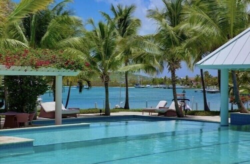 Romantic Escape with Stunning Pools & Sunset Views