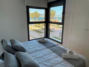 3 bedrooms, desk, iron/ironing board, travel cot