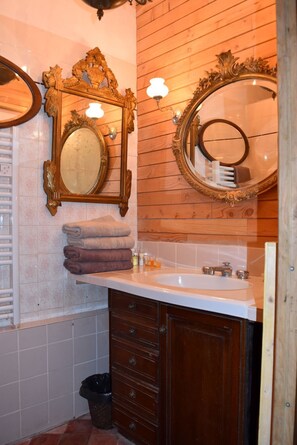 Towels, soap, toilet paper