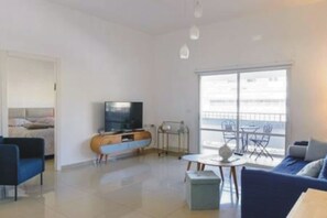 TV - NETANYA, Hertzl, 3 comfortable rooms, completely renovated, with balcony.......... (Netanya)