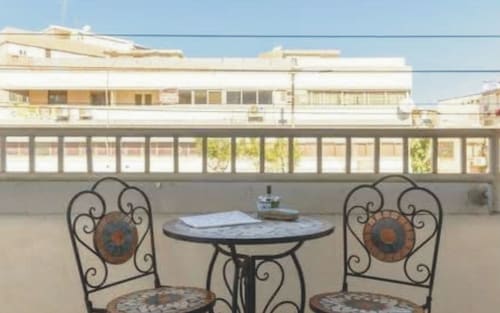 NETANYA, Hertzl, 3 comfortable rooms, completely renovated, with balcony..........