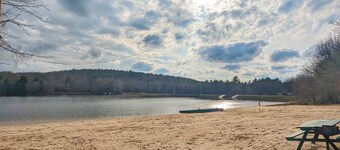 Pocono Family Getaway, Pet Friendly/Hot tub W/Game Room