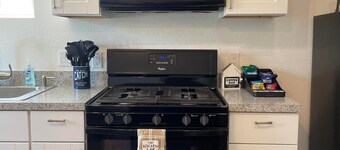 "The Blueberry!" Cozy home in quiet neighborhood