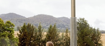 The Creek Country Retreat Wood Fired Hot Tub, And New Large Swimming Pool