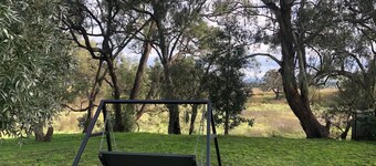 The Creek Country Retreat with Hot Tub/Cold Plunge amongst Mudgee Best Vineyards